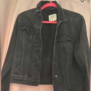 Wore 2 x
Jeans Jacket Abercrombie 
Selling because I’m cleaning my closet